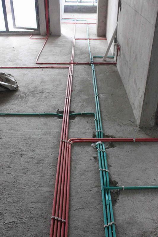電燈關(guān)掉后依然閃爍怎么辦？老電工教你1招，徹底解決故障！